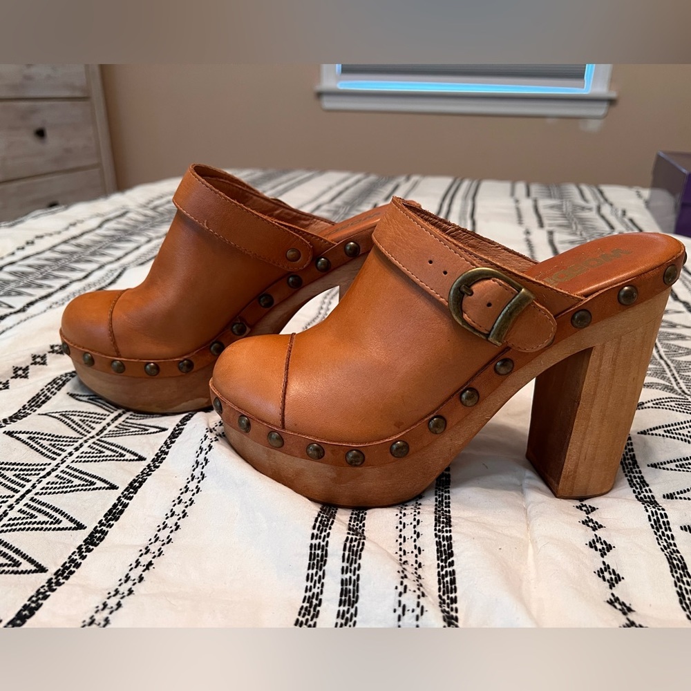 Jeffrey Campbell Woodies Clog
